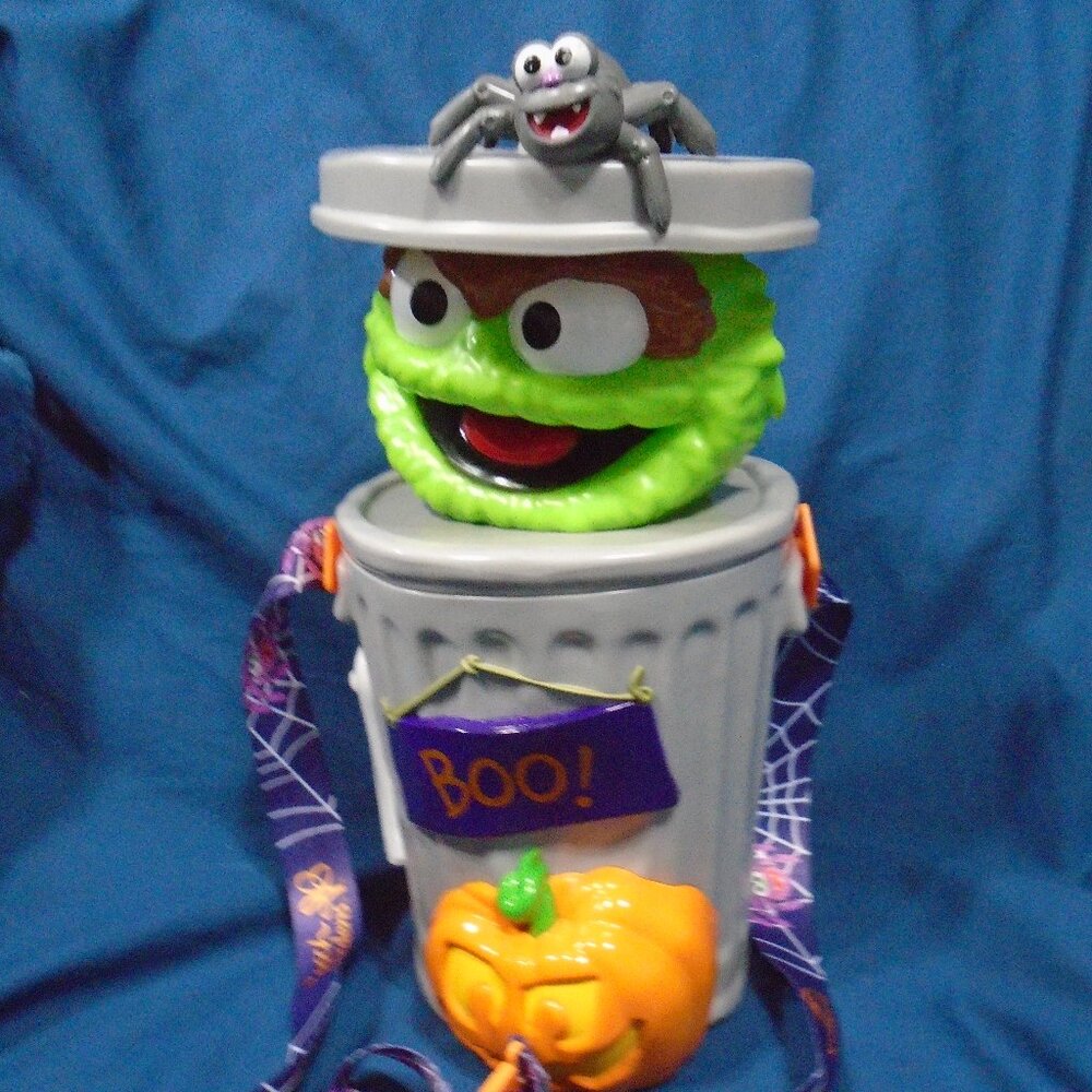 Sea World Sesame Place Busch Gardens Oscar the Grouch Halloween Popcorn Bucket